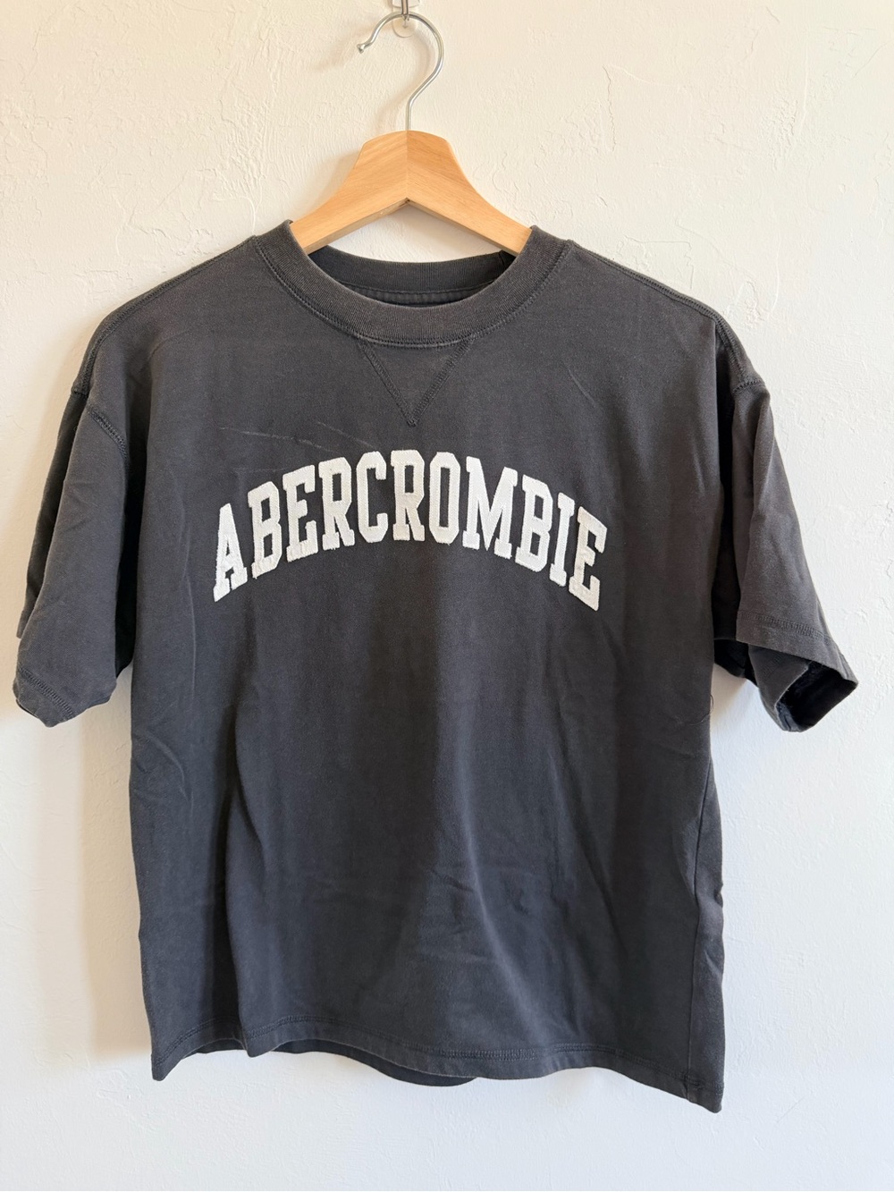 abercrombie kids Charcoal Black Short-Sleeve Tee with White Arch Logo